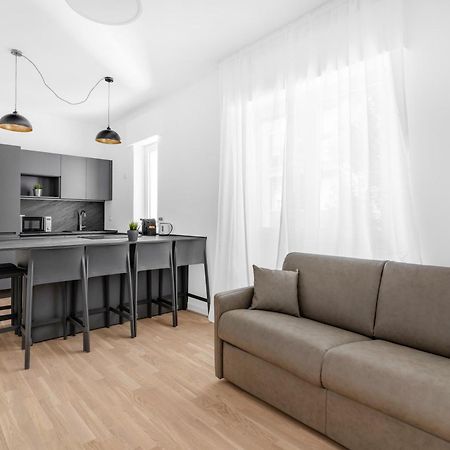 Mi Casa - Appartamento In Ponte Nuovo Мілан Екстер'єр фото