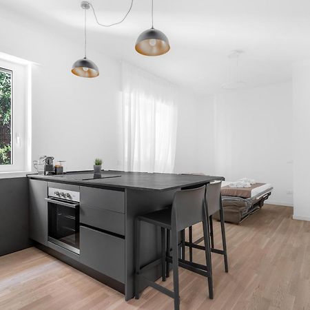 Mi Casa - Appartamento In Ponte Nuovo Мілан Екстер'єр фото